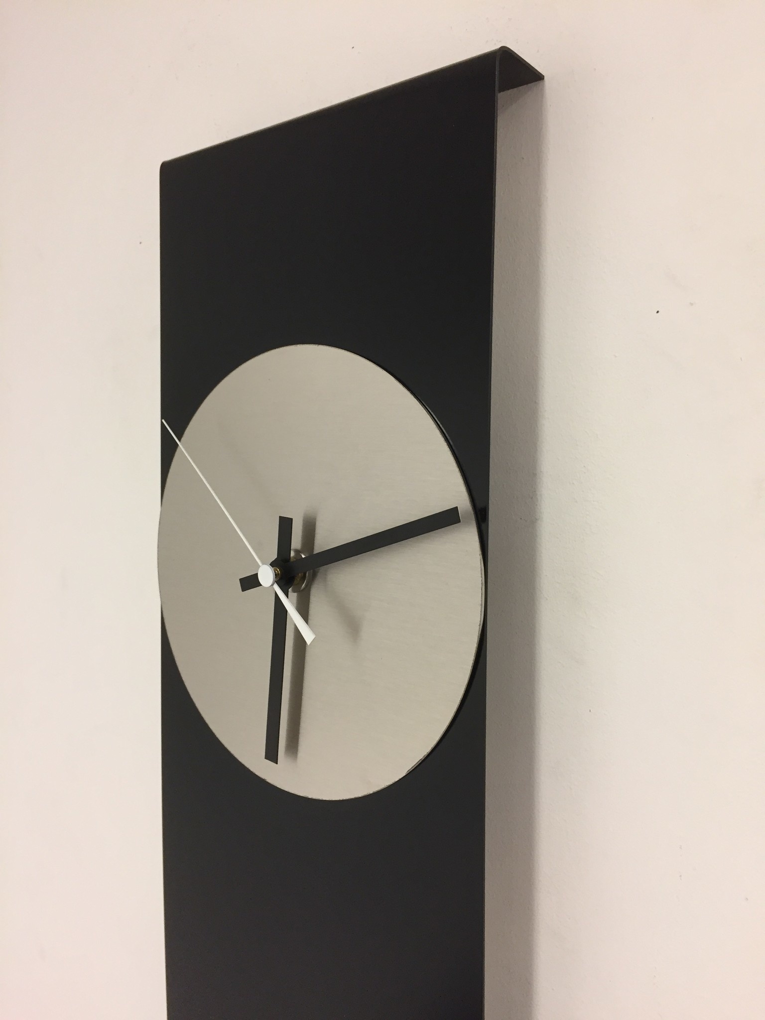 Klokkendiscounter Design - Wall clock Labrand Export Design Black & White Pointer