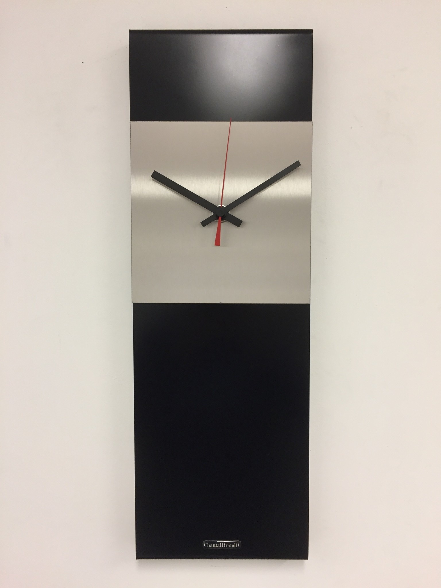 Klokkendiscounter Design - Wall clock Labrand Export Design Black & Red Pointer