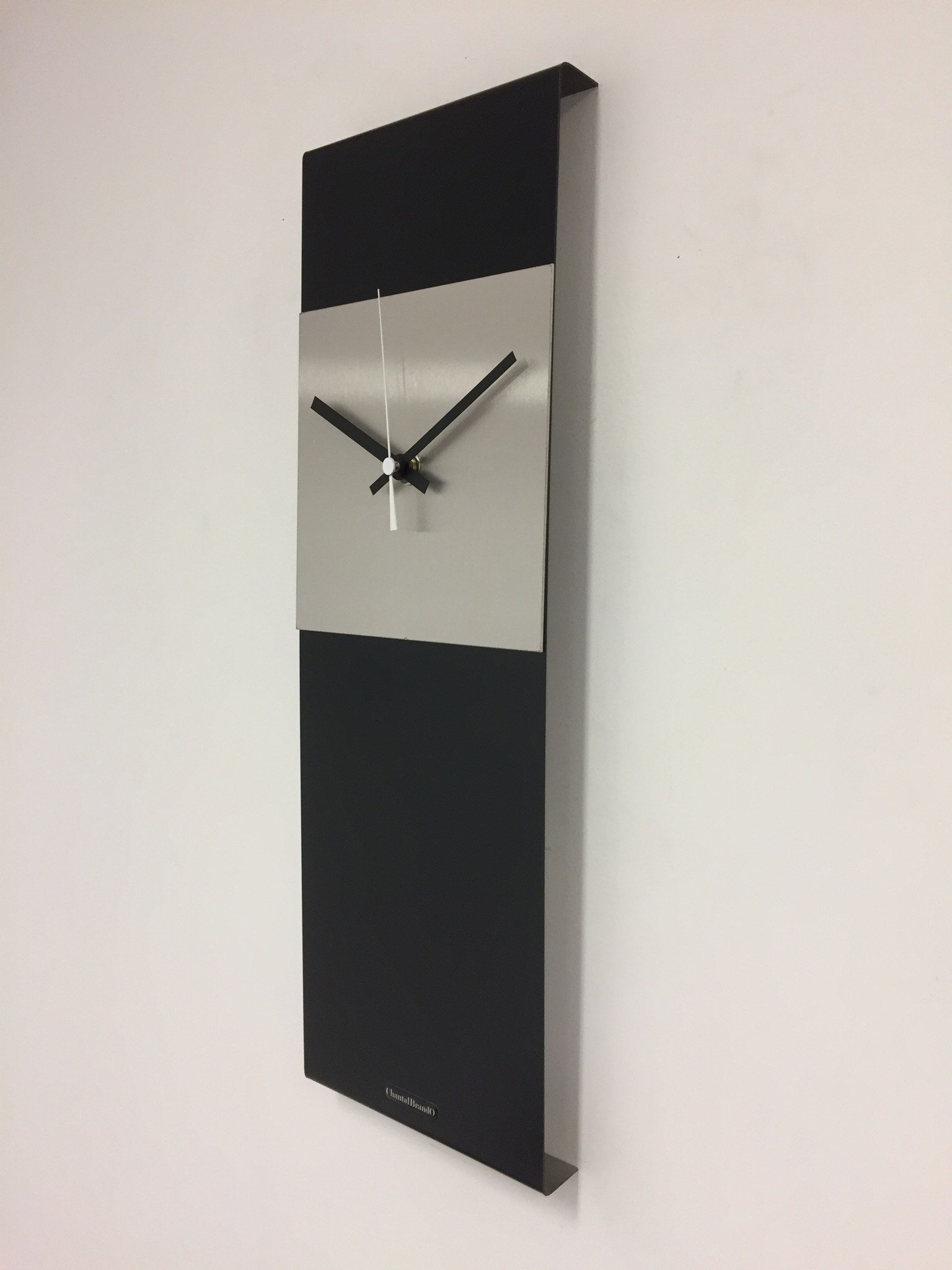 Klokkendiscounter Design - Wall clock Labrand Export Design Black & White Pointer Modern Dutch Design