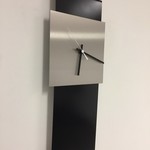 Klokkendiscounter Design - Wanduhr LaBrand Export Design-Schwarz-weisse -Pointer Modernes Design