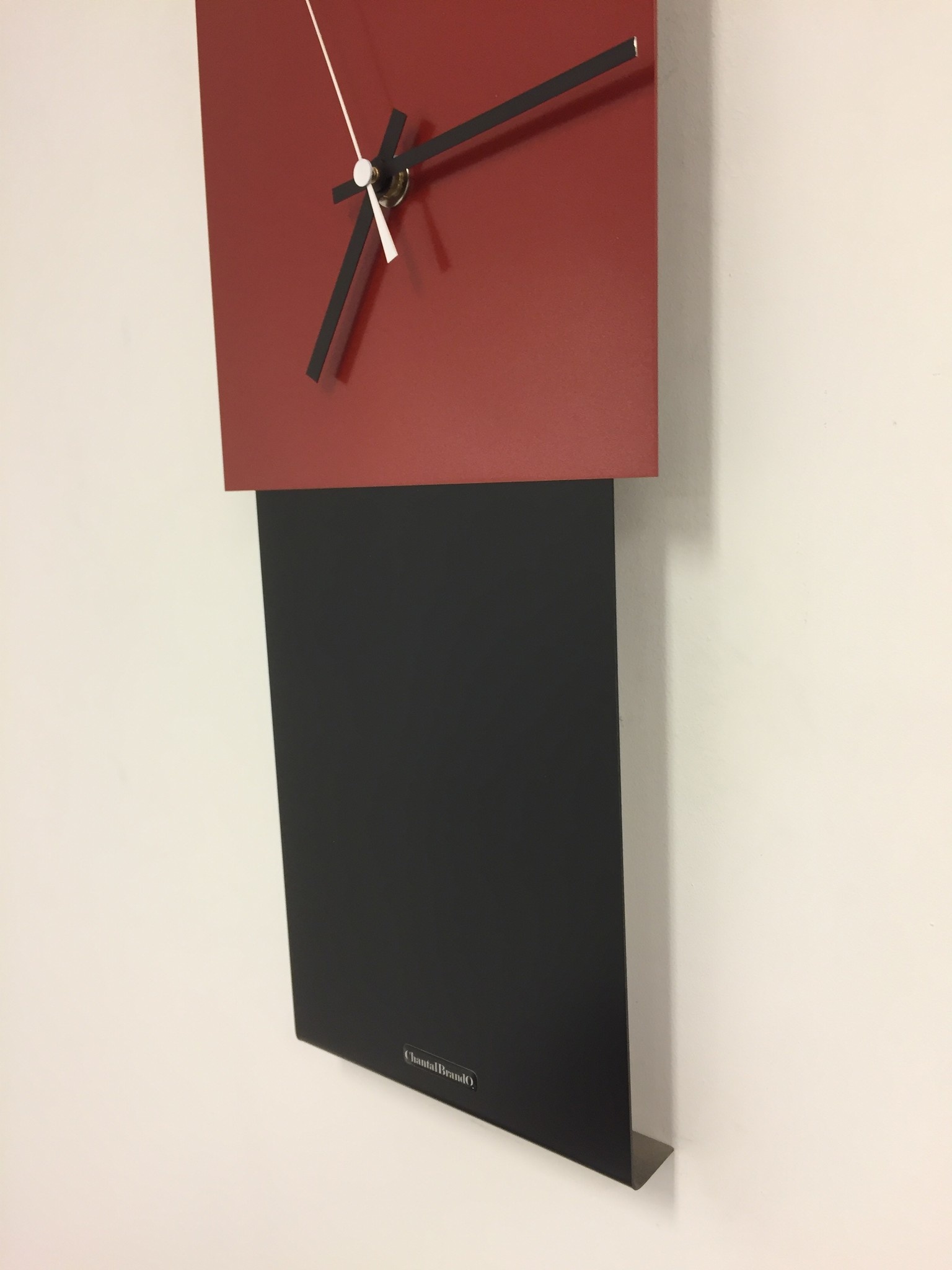 Klokkendiscounter Design - Wall clock Labrand Export Design Black & Red Modern Dutch Design