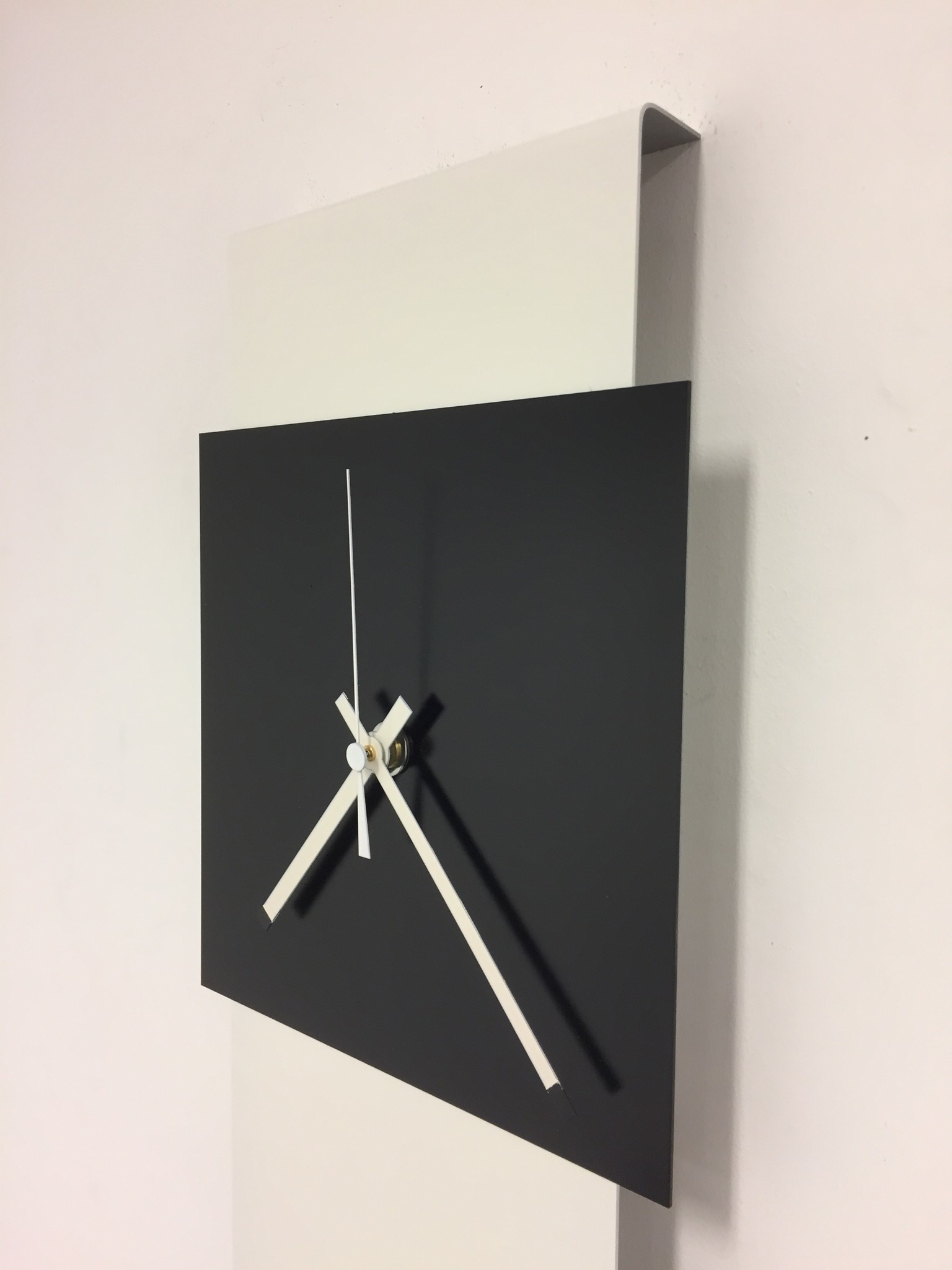Klokkendiscounter Design - Wall clock Labrand Export Line White & Black Square Modern Dutch Design