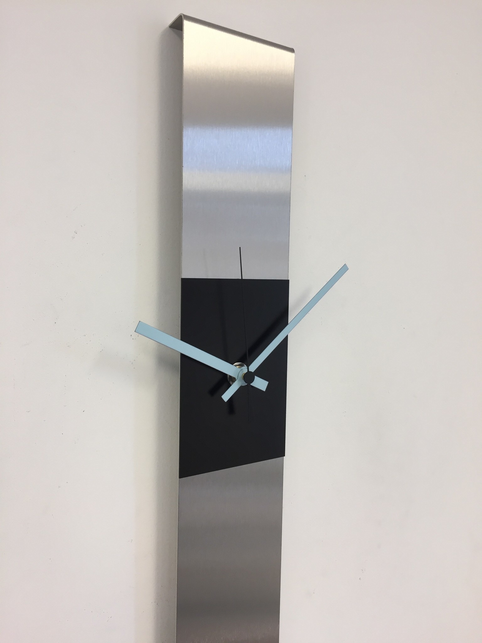 Klokkendiscounter Design - Wall clock Summit Dutch Design Black & Blue