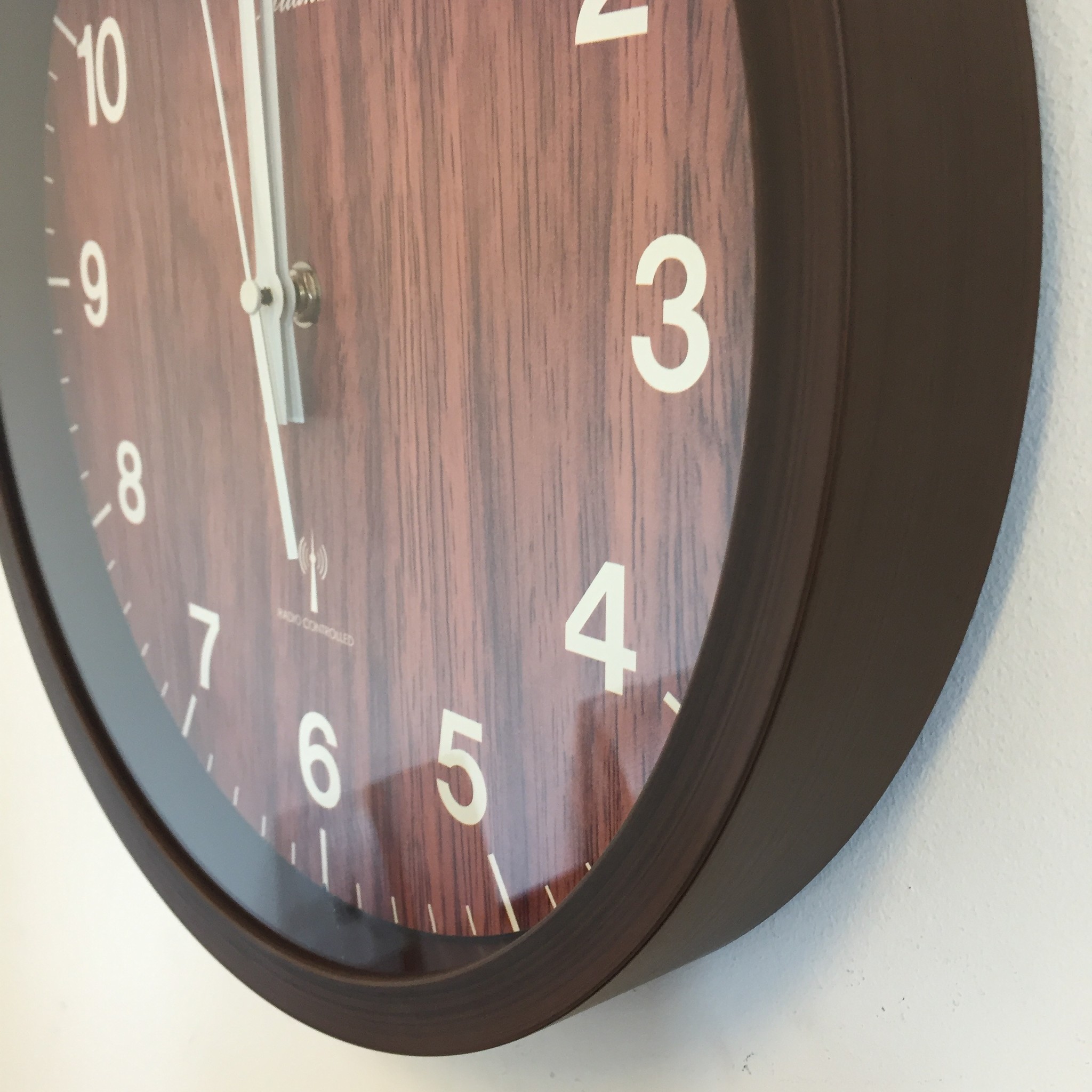 Atlanta Design - Wall clock nuthout design