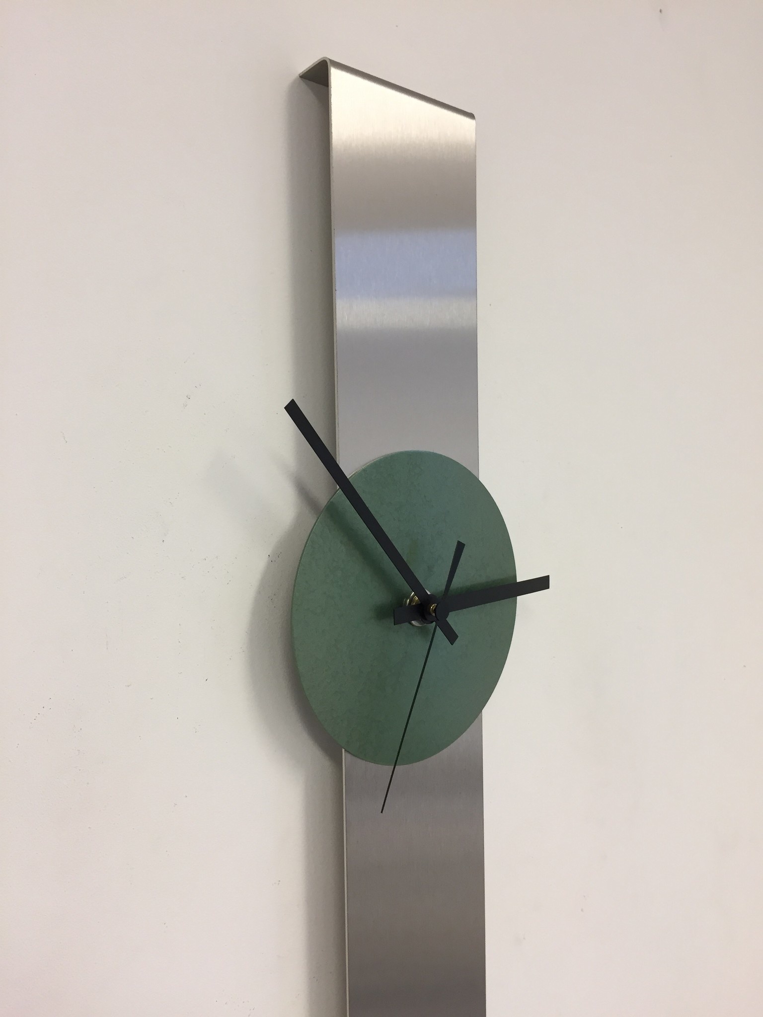 Klokkendiscounter Design - Wall clock Summit Modern Dutch Design Green