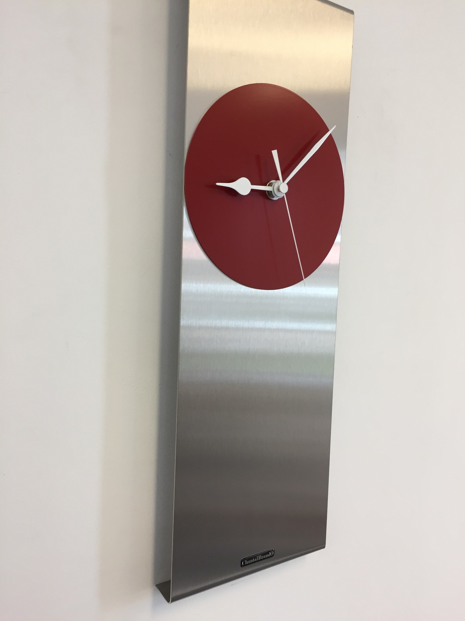 Klokkendiscounter Design - Wall clock Cassiopee Red Modern Dutch Design