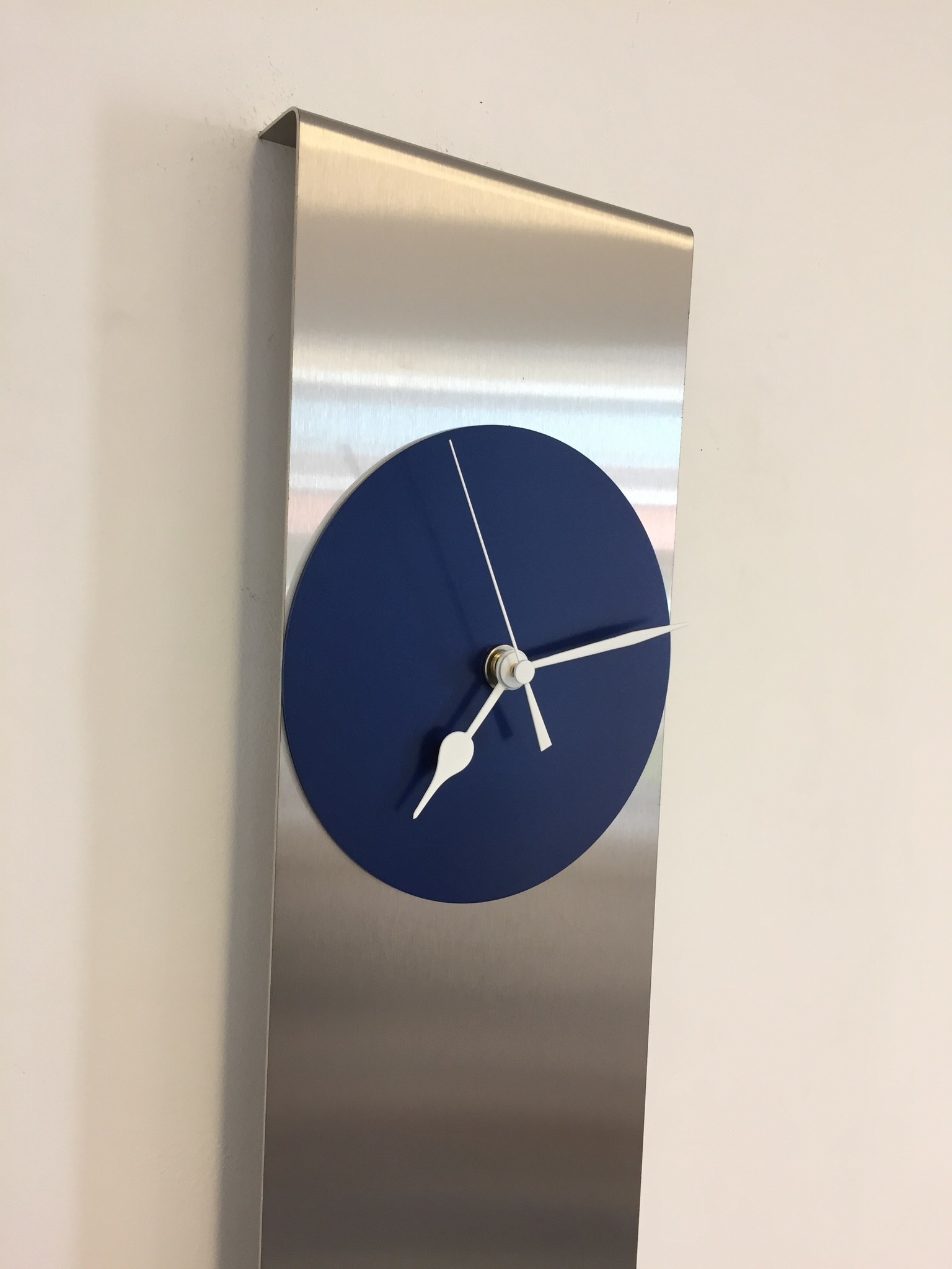 Klokkendiscounter Design - Wall clock Cassiopee Blue Modern Dutch Design