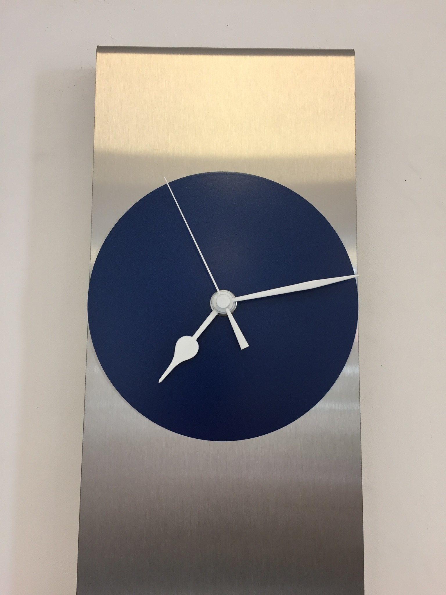 Klokkendiscounter Design - Wall clock Cassiopee Blue Modern Dutch Design