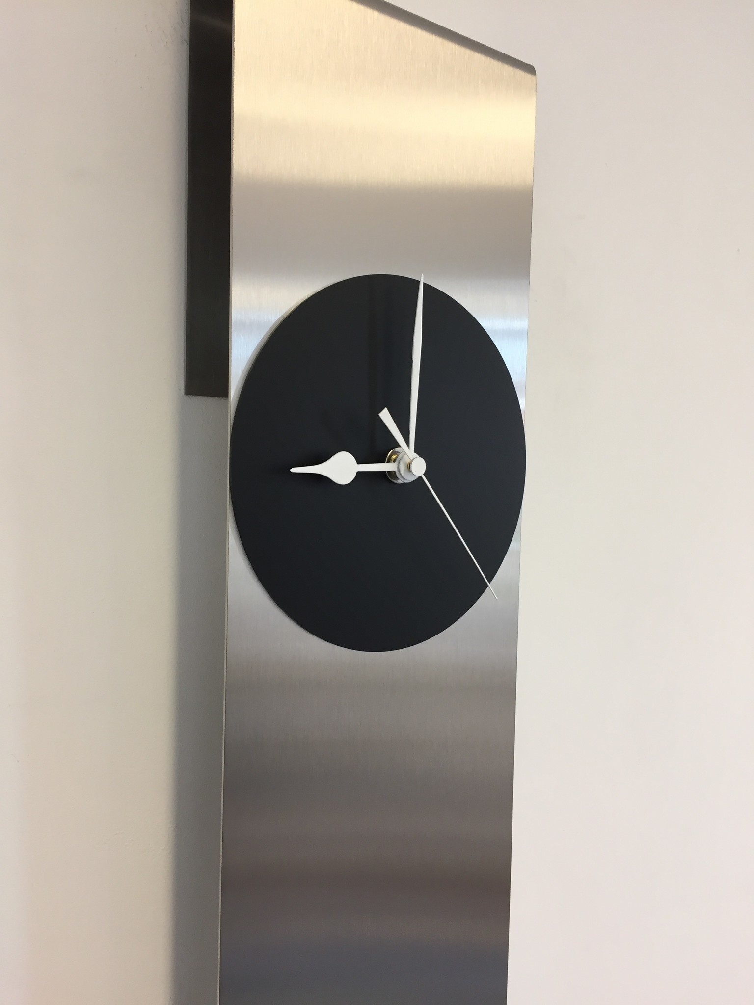 Klokkendiscounter Design - Wall clock Sky scraper New York Black Modern Dutch Design