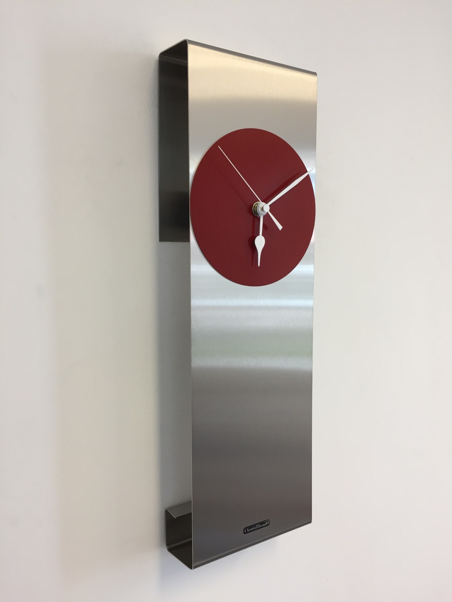 Klokkendiscounter Design - Wall clock Manhattan Red Modern Dutch Design