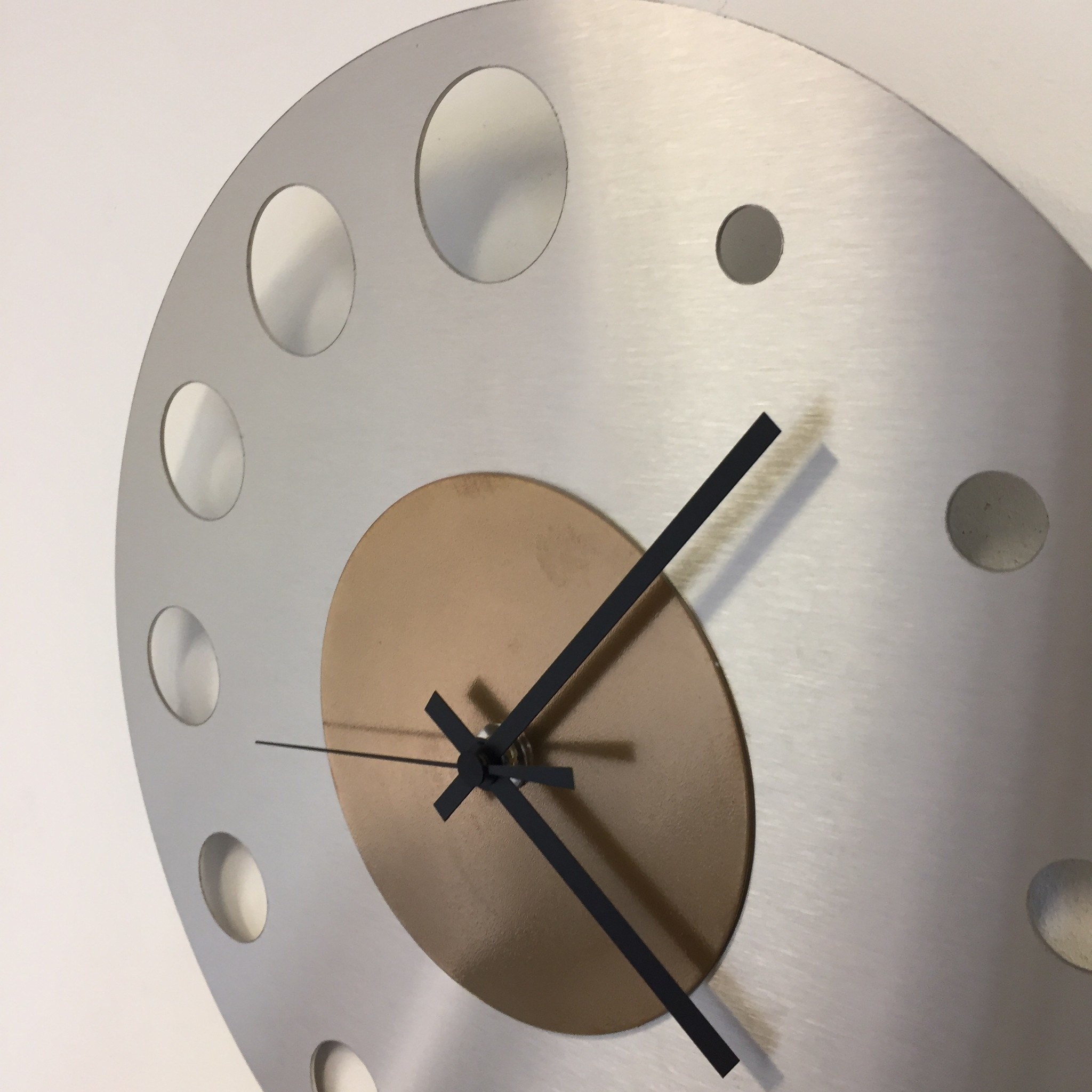 Klokkendiscounter Design - Wall clock Junte Brussels Atomium Gold Modern Design