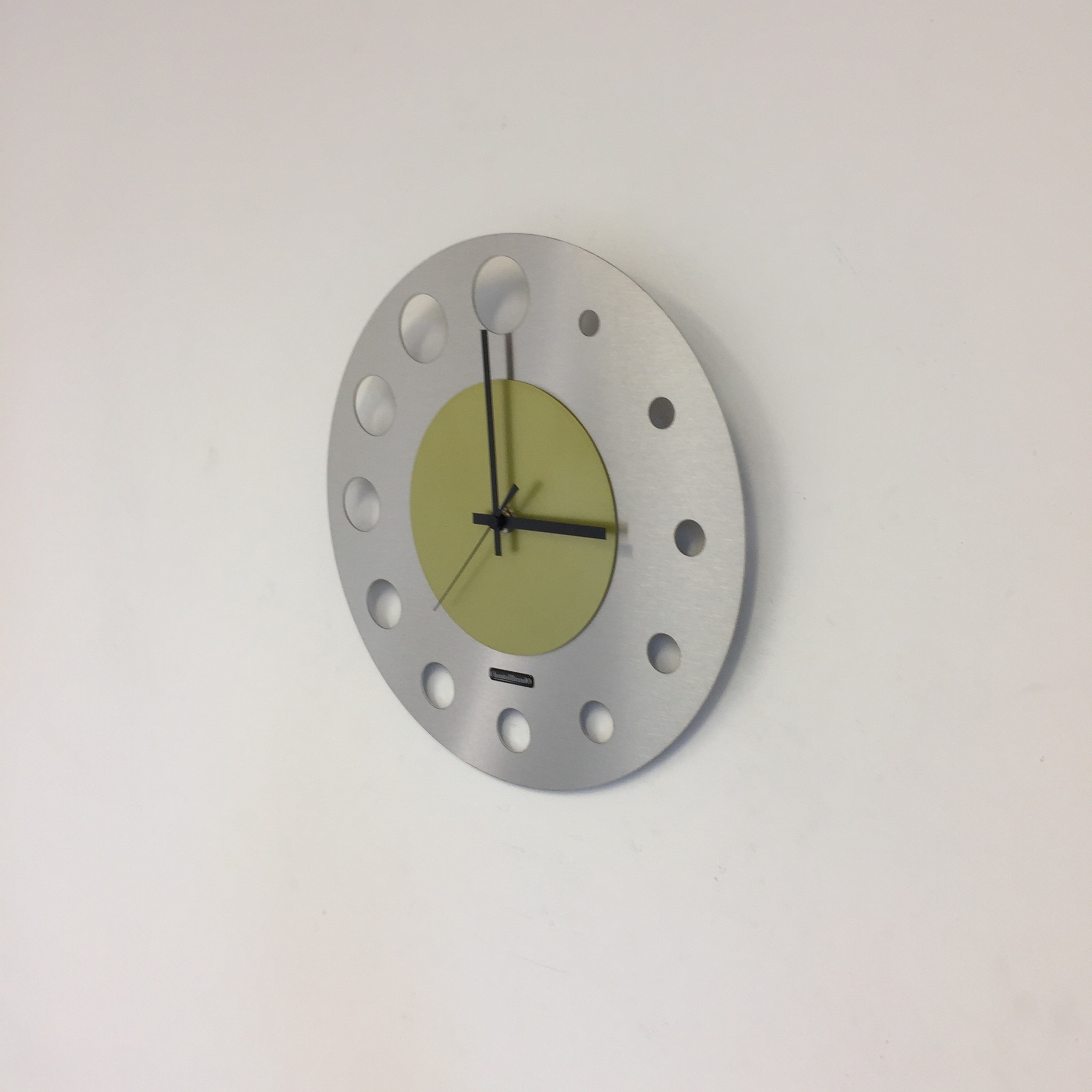 Klokkendiscounter Design - Wall clock Junte Brussels Atomium Lime Green Modern Design