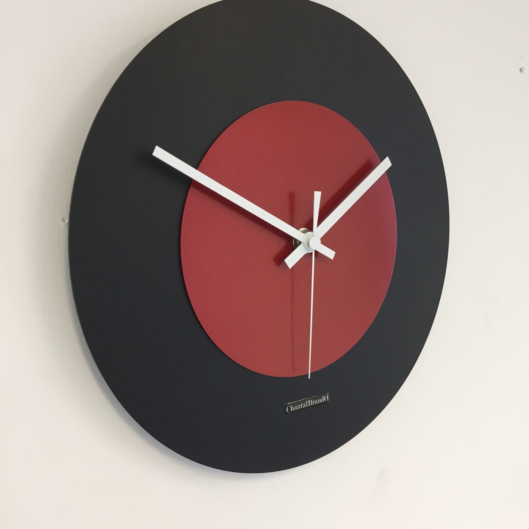 Klokkendiscounter Design - Wall clock Black & Red Modern Dutch Design