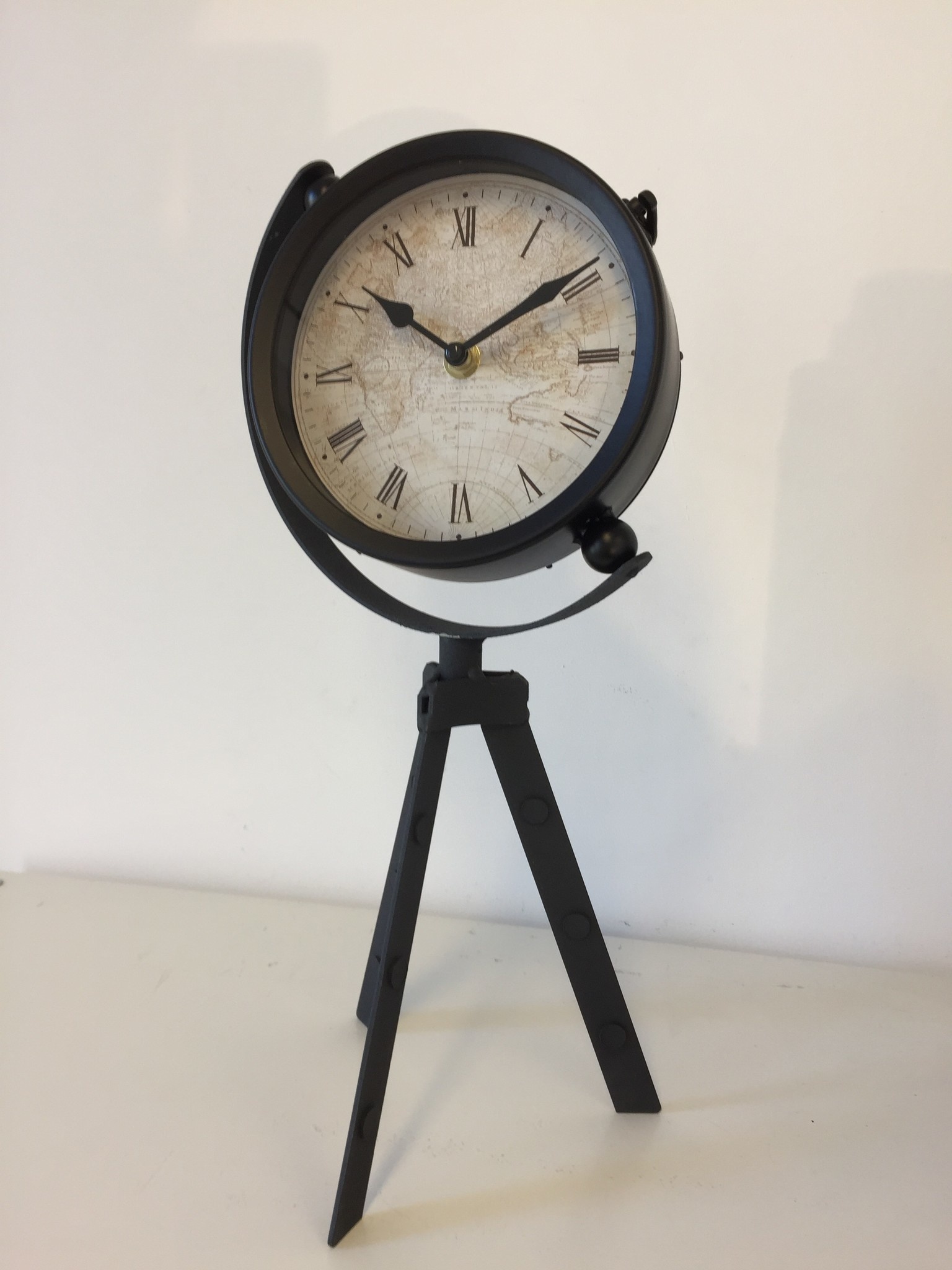 NiceTime Design - Table clock Vintage Black Industrial Design