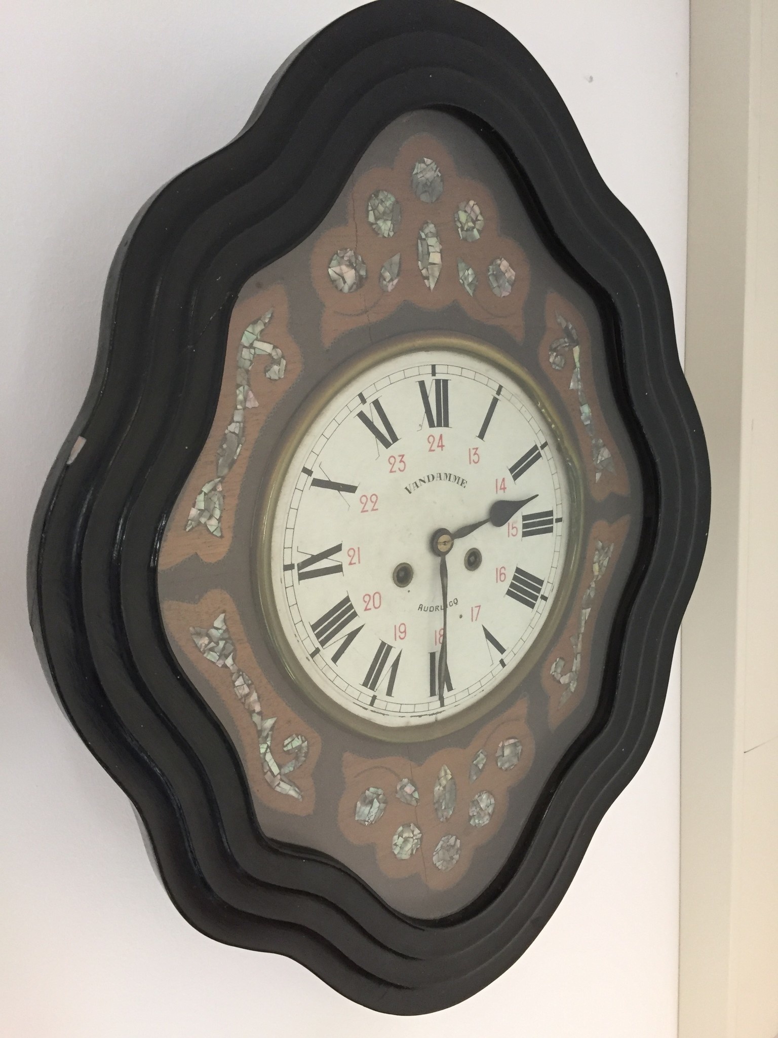 ChantalBrandO Design - Wall clock Antique Oeil De Boeuf