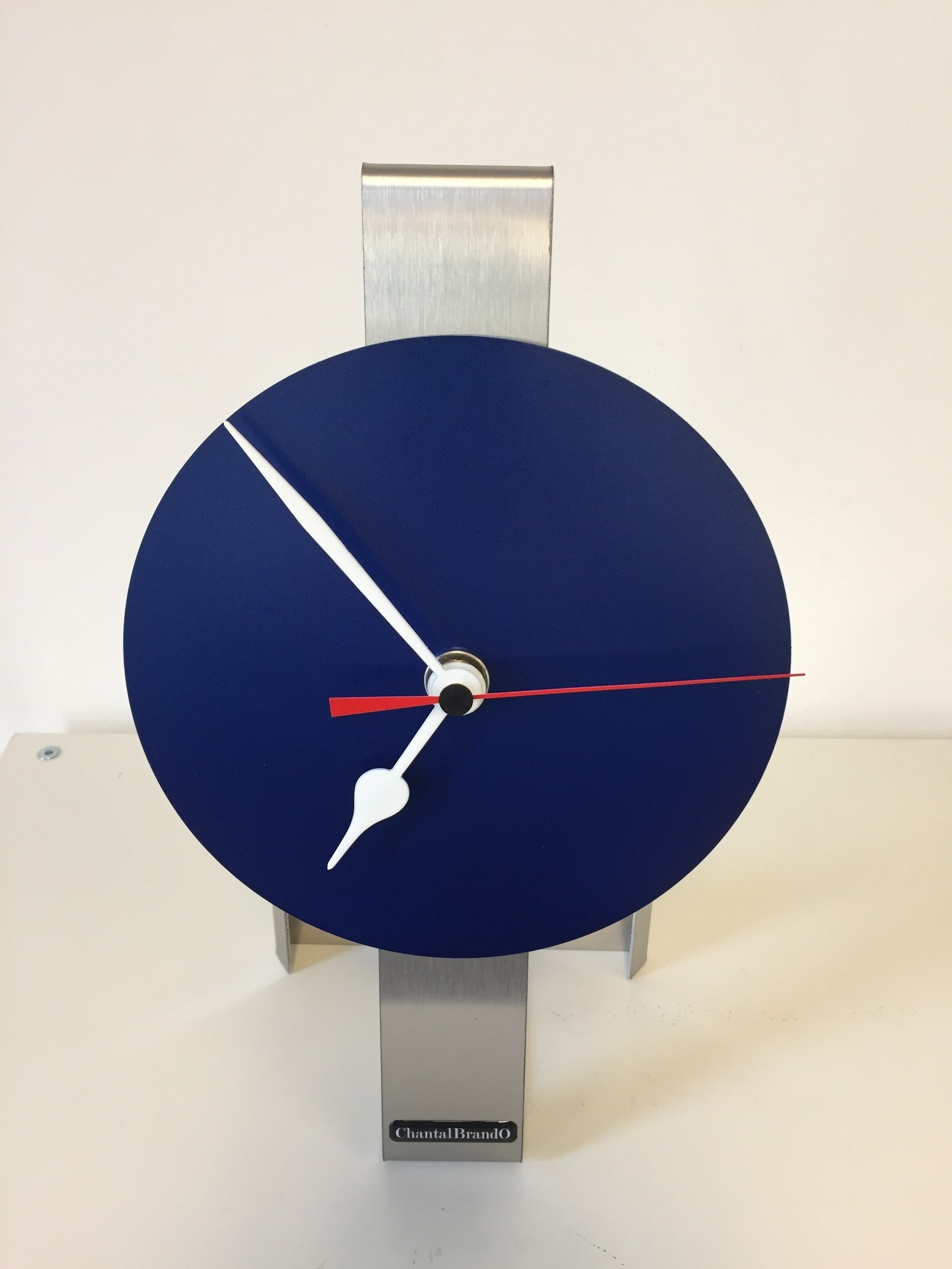 ChantalBrandO Design - Table clock Blue Spirit /Red Pointer Modern Dutch Design