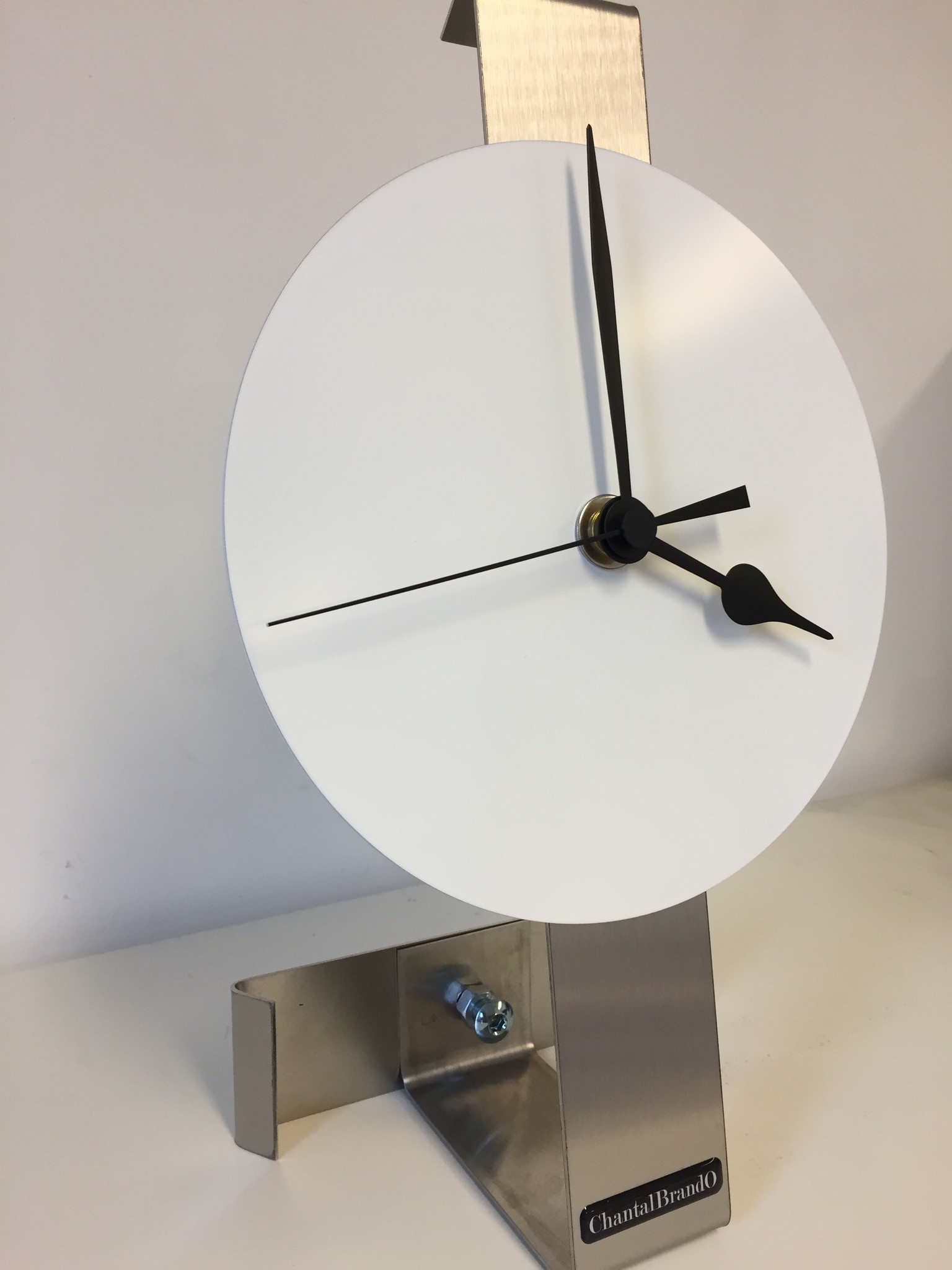 ChantalBrandO Design - Table clock White Spirit Modern Dutch Design