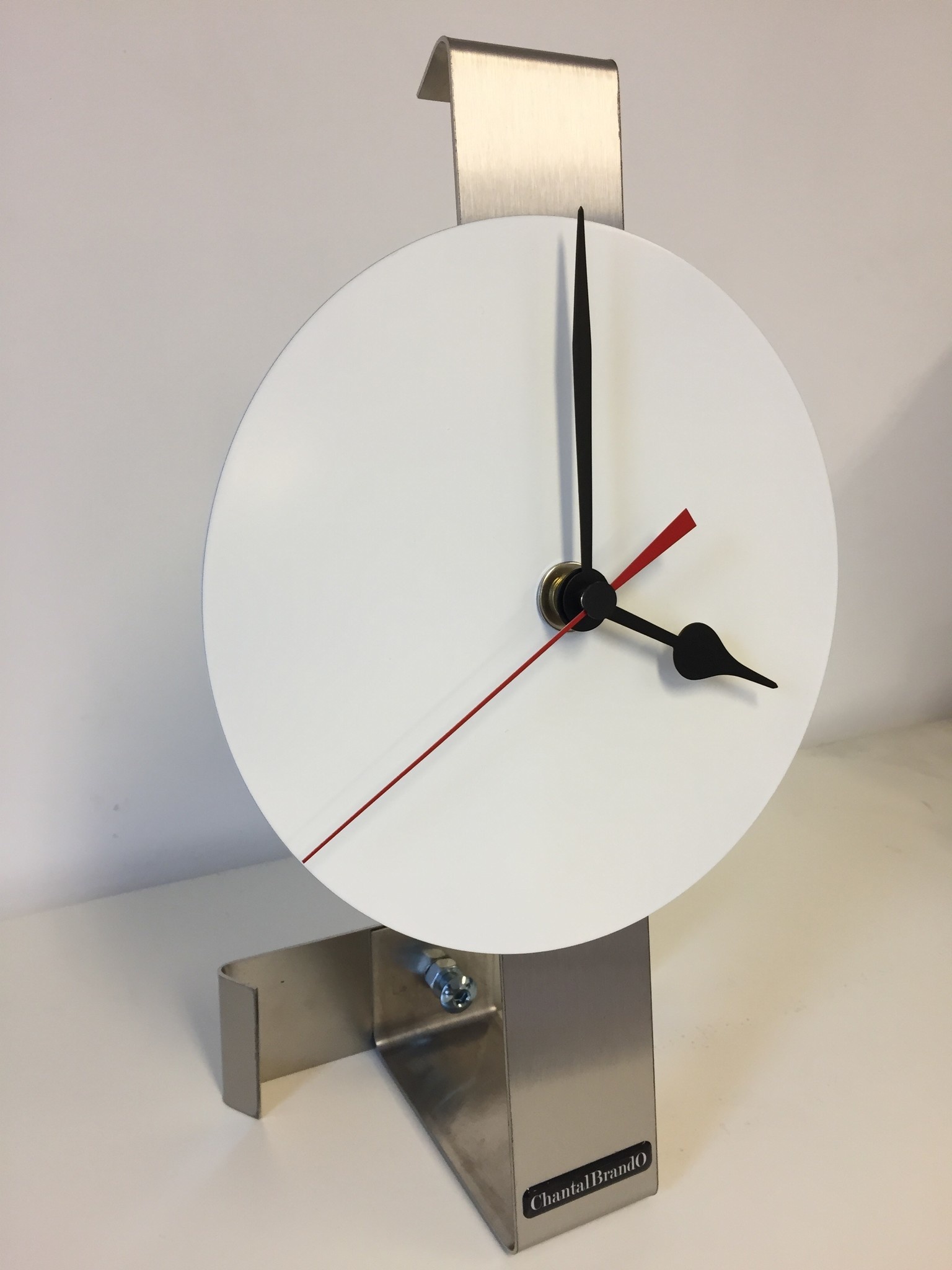 ChantalBrandO Design - Table clock White Spirit - Red Pointer - Modern Dutch Design
