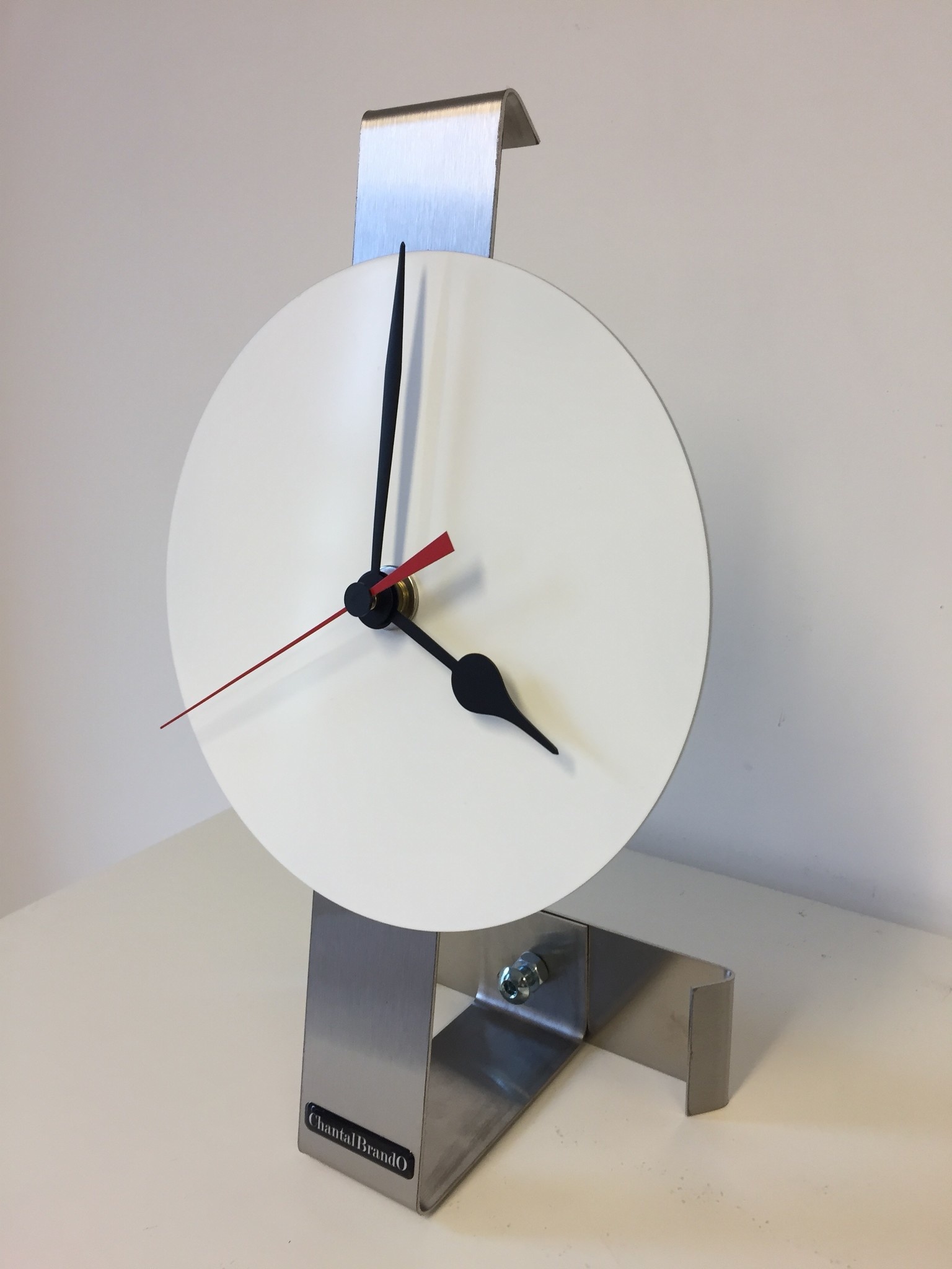 ChantalBrandO Design - Table clock White Spirit - Red Pointer - Modern Dutch Design