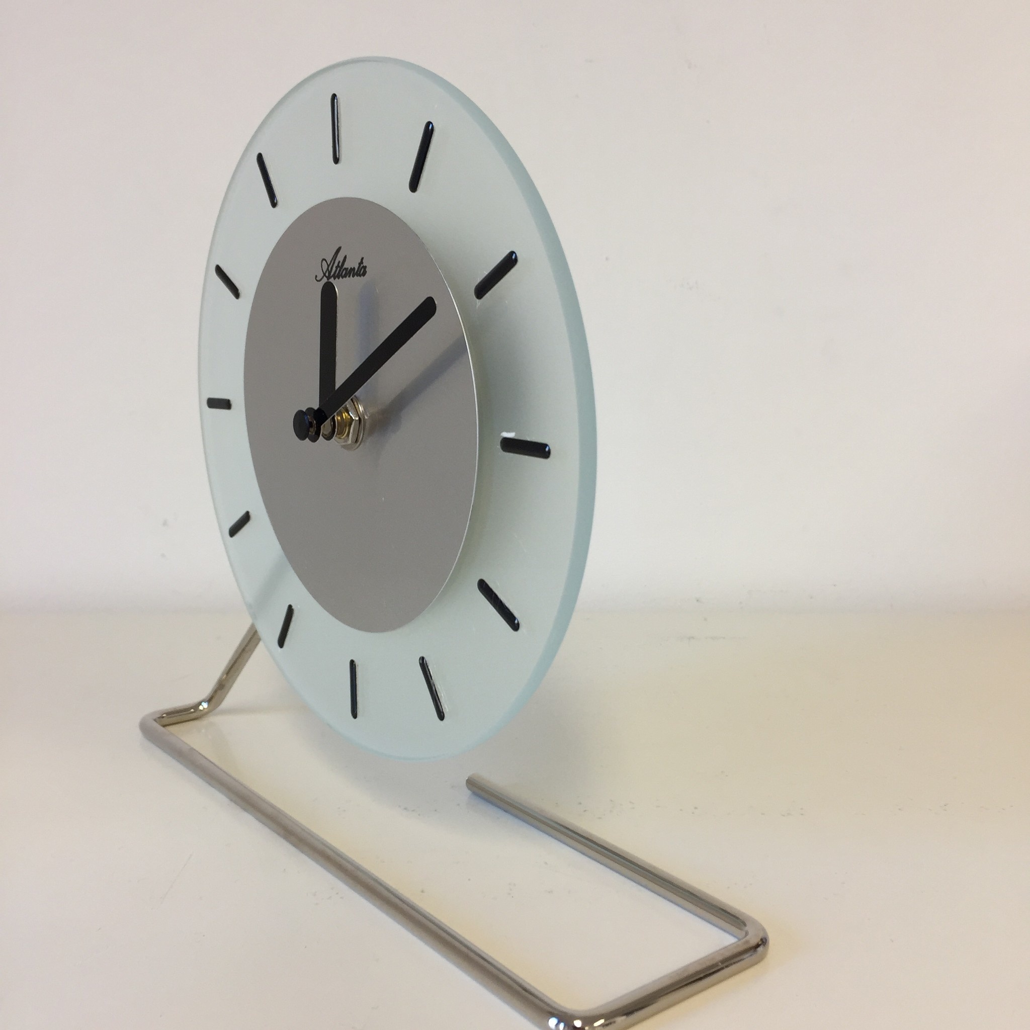 Atlanta Design - Table clock White Modern Design