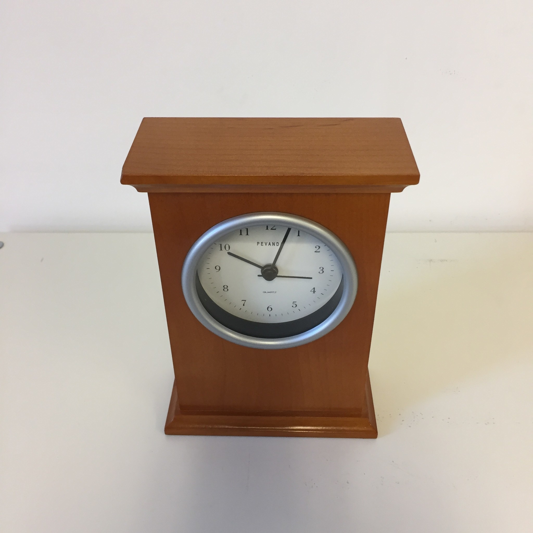 Pevanda Design - Table clock Bois Magic Modern Design