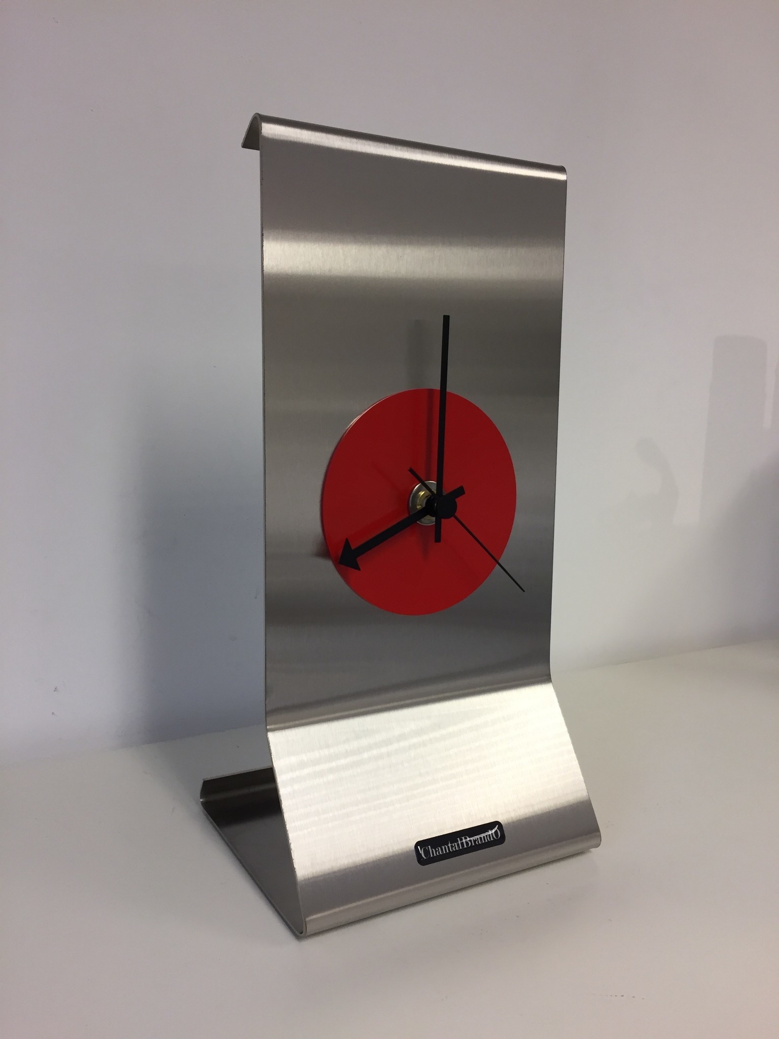 ChantalBrandO Design - Table clock Grace Red Modern Dutch Design