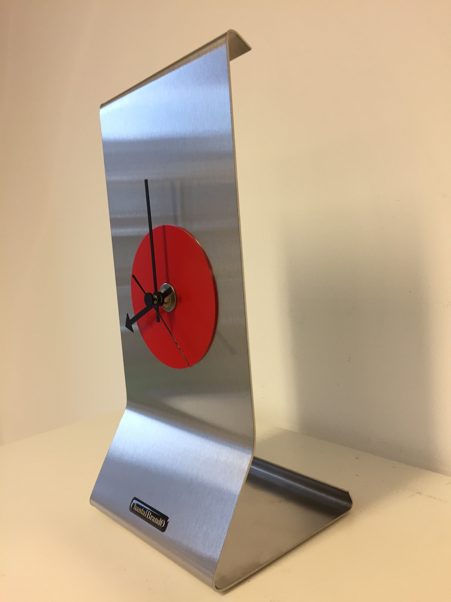 ChantalBrandO Design - Table clock Grace Red Modern Dutch Design