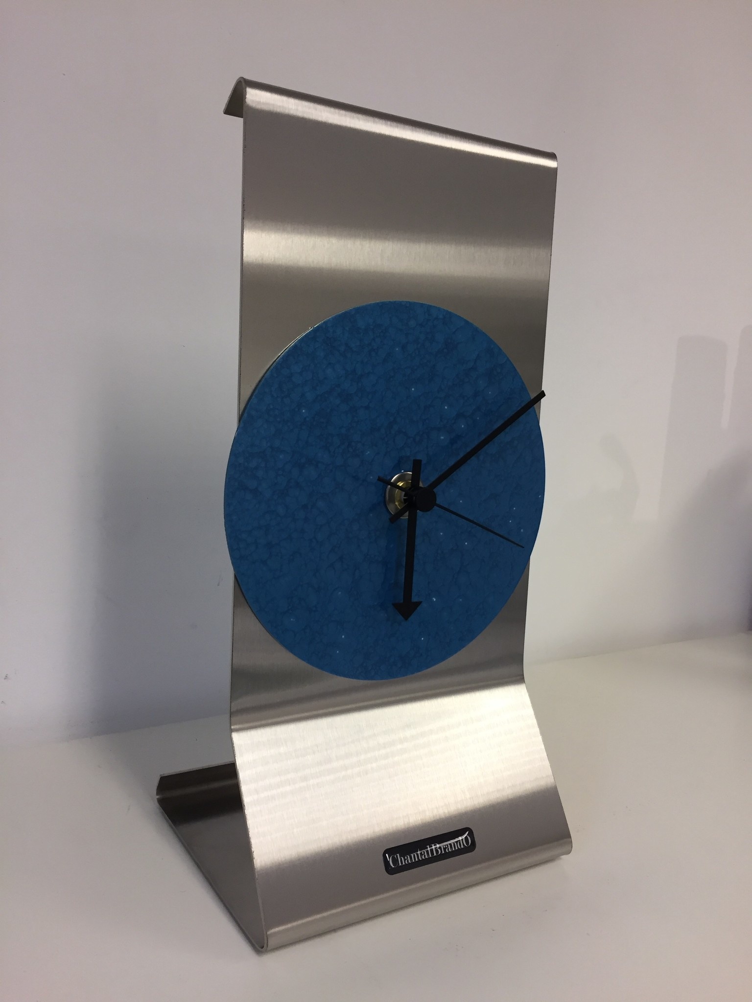 ChantalBrandO Design - Table clock Grace in Blue Modern Dutch Design