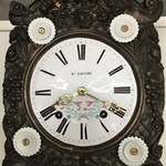 NiceTime Design - Comtoise clock with flower garland & porcelain cups