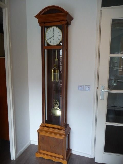 Design - Standing clock mahogany kieninger