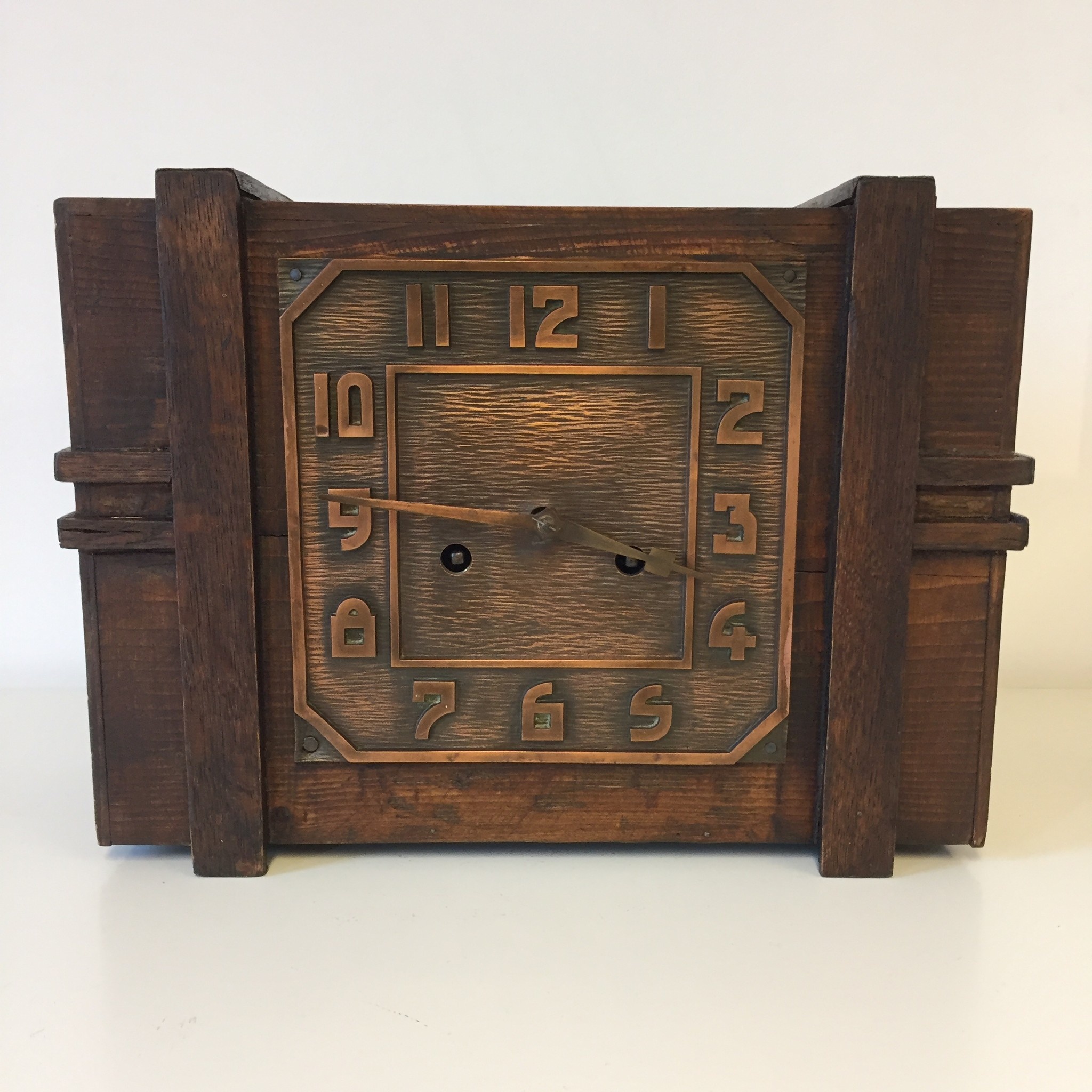 Design - Table clock Amsterdam School New Art