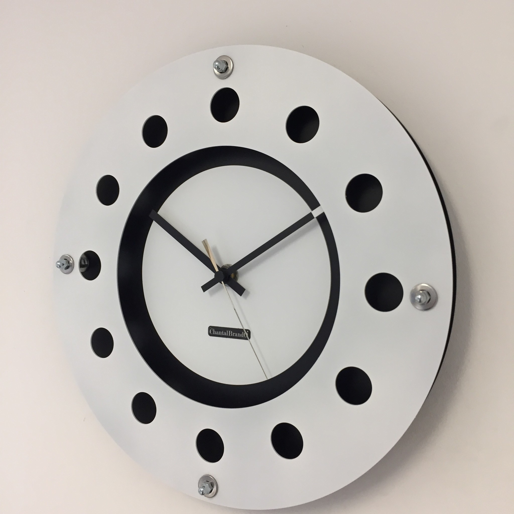 ChantalBrandO Design - Wall clock White Flens Mecanica Complete Black With White Small Indoor Circle Black Gold Pointer Modern Dutch Design Handmade 40 cm