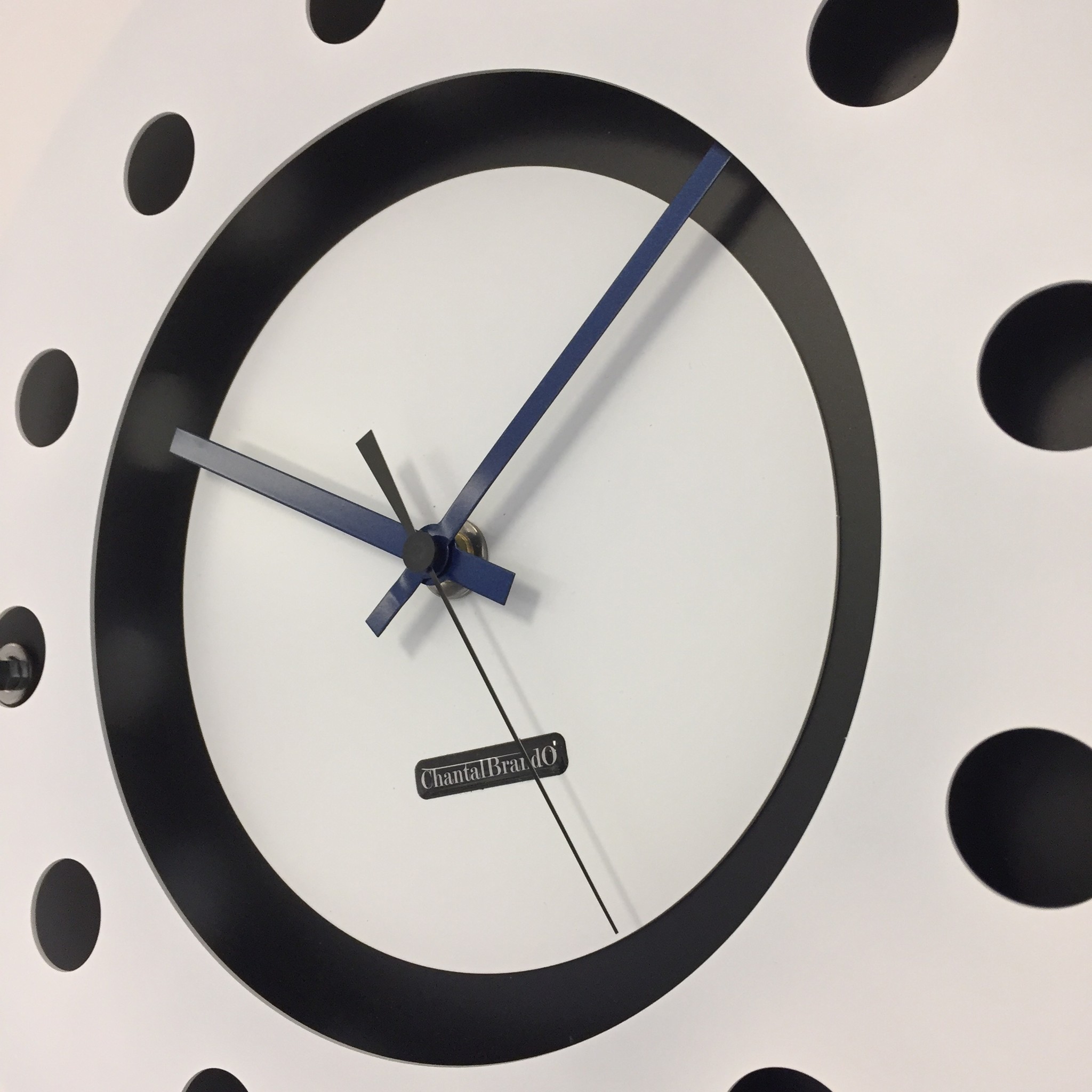 ChantalBrandO Design - Wall clock White Flens Mecanica Complete Black With White Small Indoor Circle Black Black Black Pointer Modern Dutch Design Handmade 40 cm