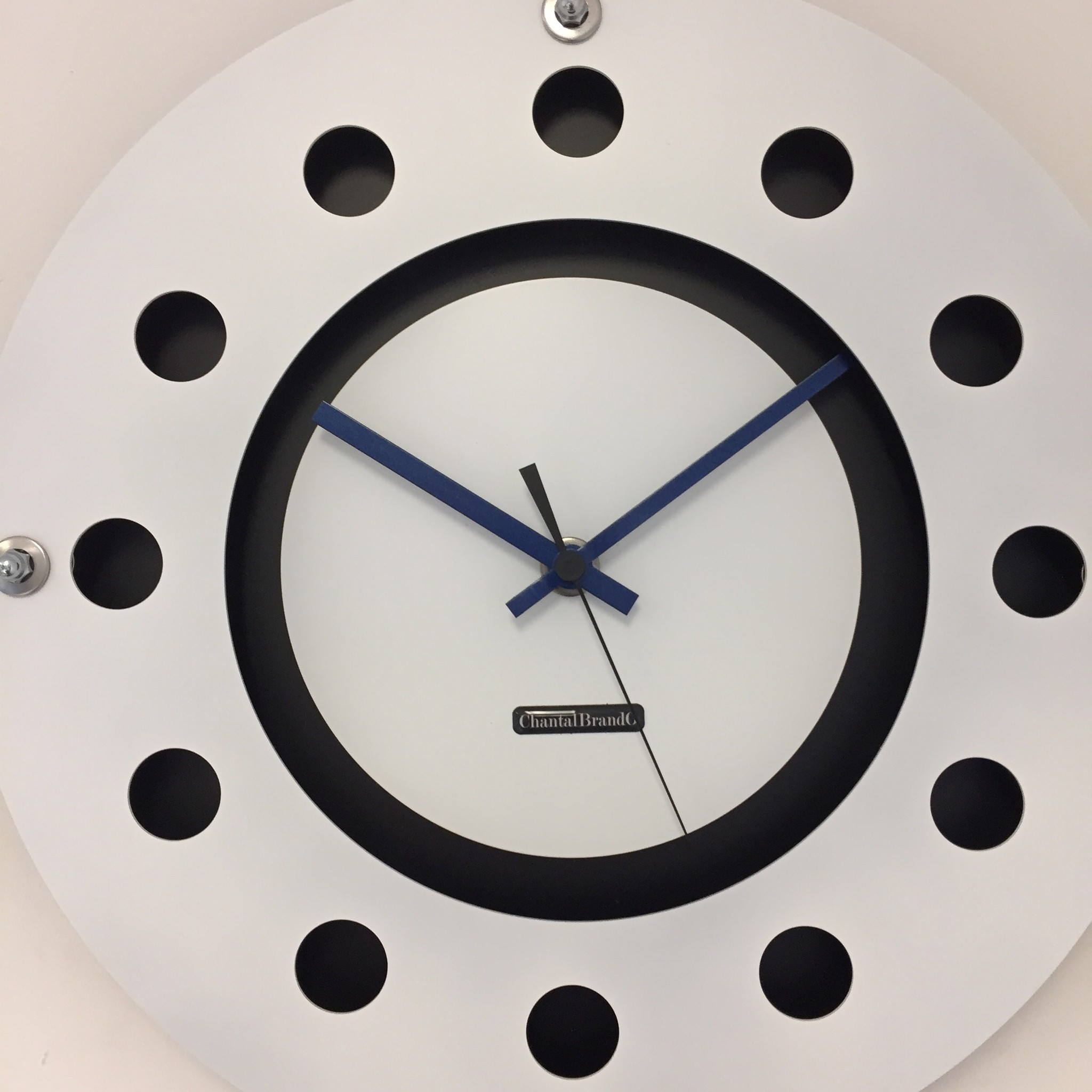ChantalBrandO Design - Wall clock White Flens Mecanica Complete Black With White Small Indoor Circle Black Black Black Pointer Modern Dutch Design Handmade 40 cm