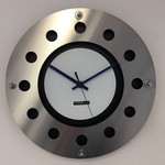 ChantalBrandO Design - Wandklok mecanica volledige zwart met witte kleur kleine binnencirkel darkblue zwart pointer modern dutch design handgemaakt 40 cm