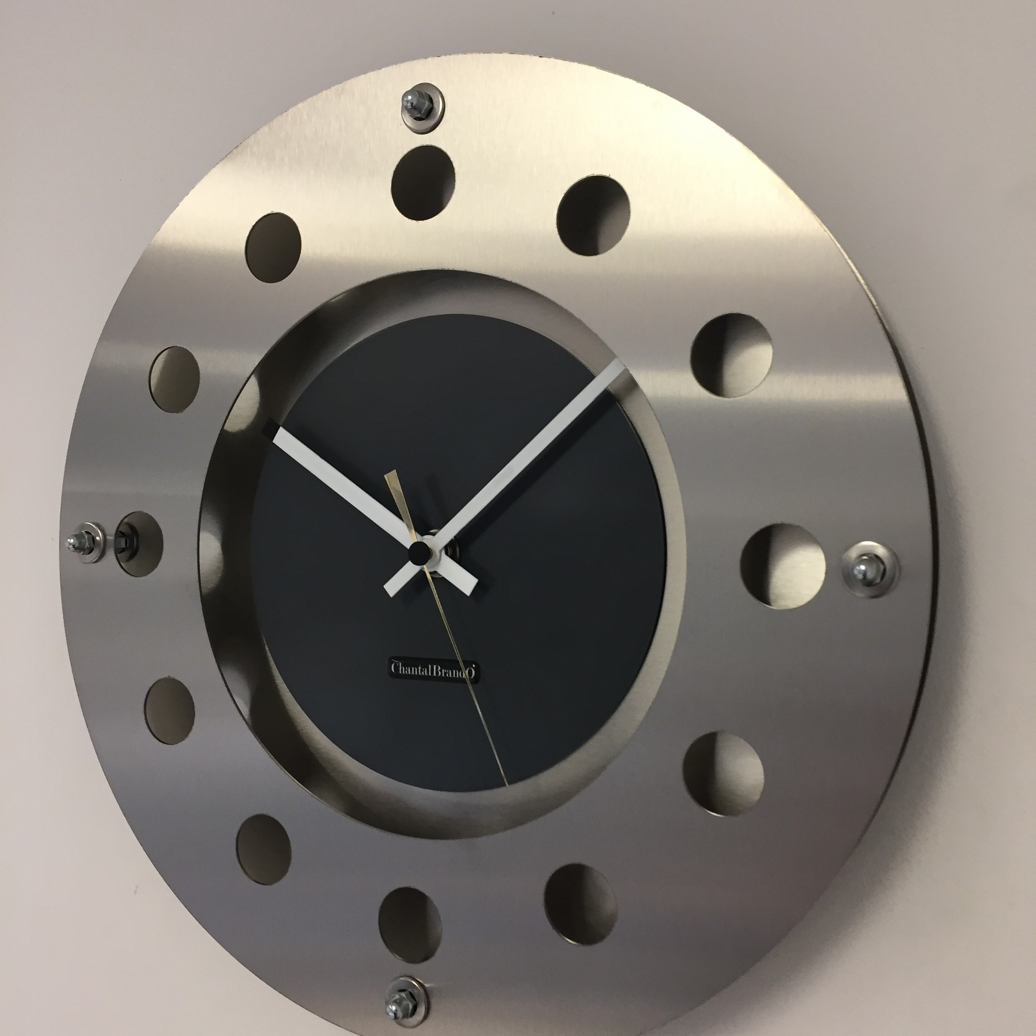 ChantalBrandO Design - Wall clock Mecanica Small Indoor Circle Gray White Gold Modern Dutch Design Handmade 40 cm