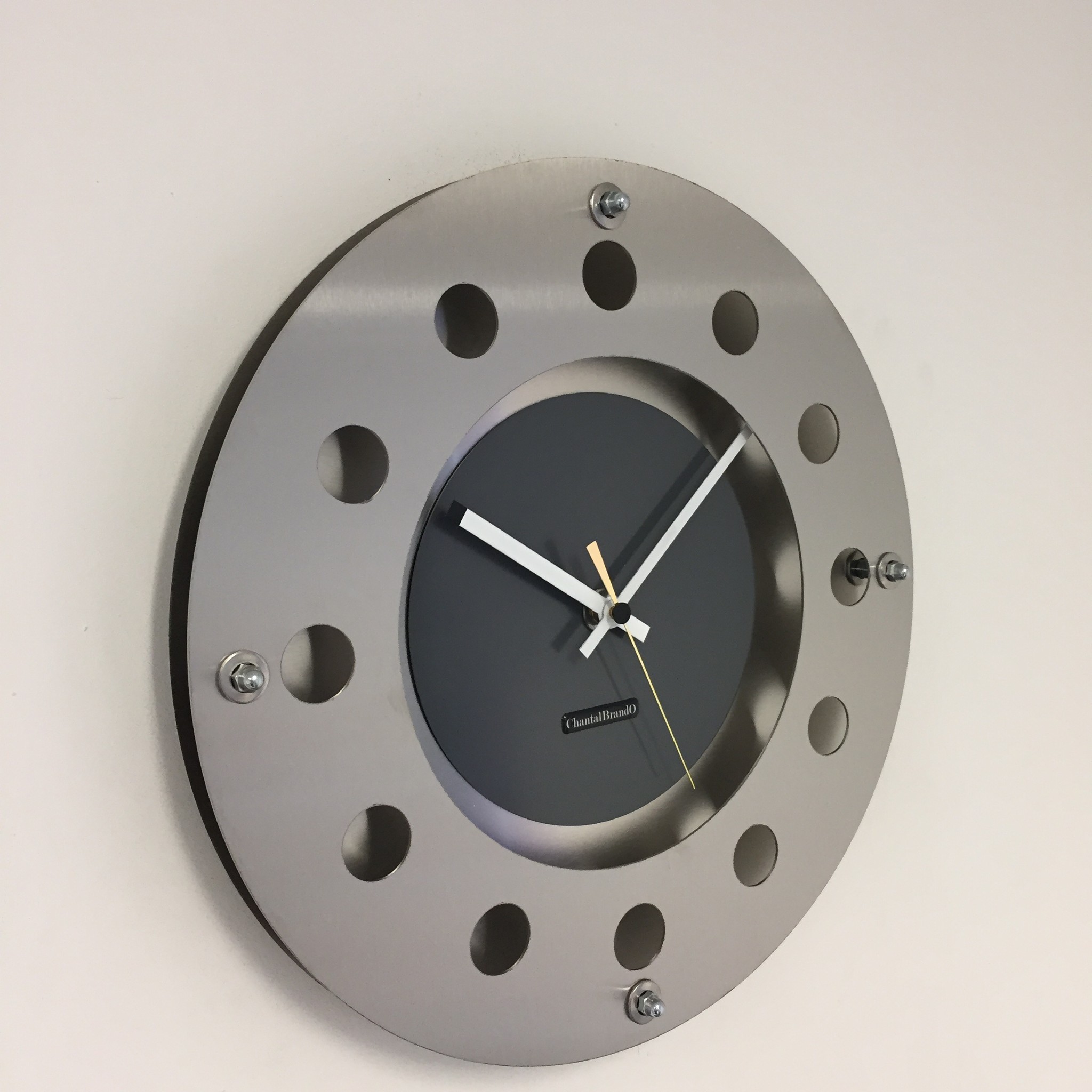 ChantalBrandO Design - Wall clock Mecanica Small Indoor Circle Gray White Gold Modern Dutch Design Handmade 40 cm