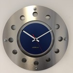 ChantalBrandO Design - Wandklok mecanica kleine binnencirkel blauw wit rood modern dutch design handgemaakt 40 cm