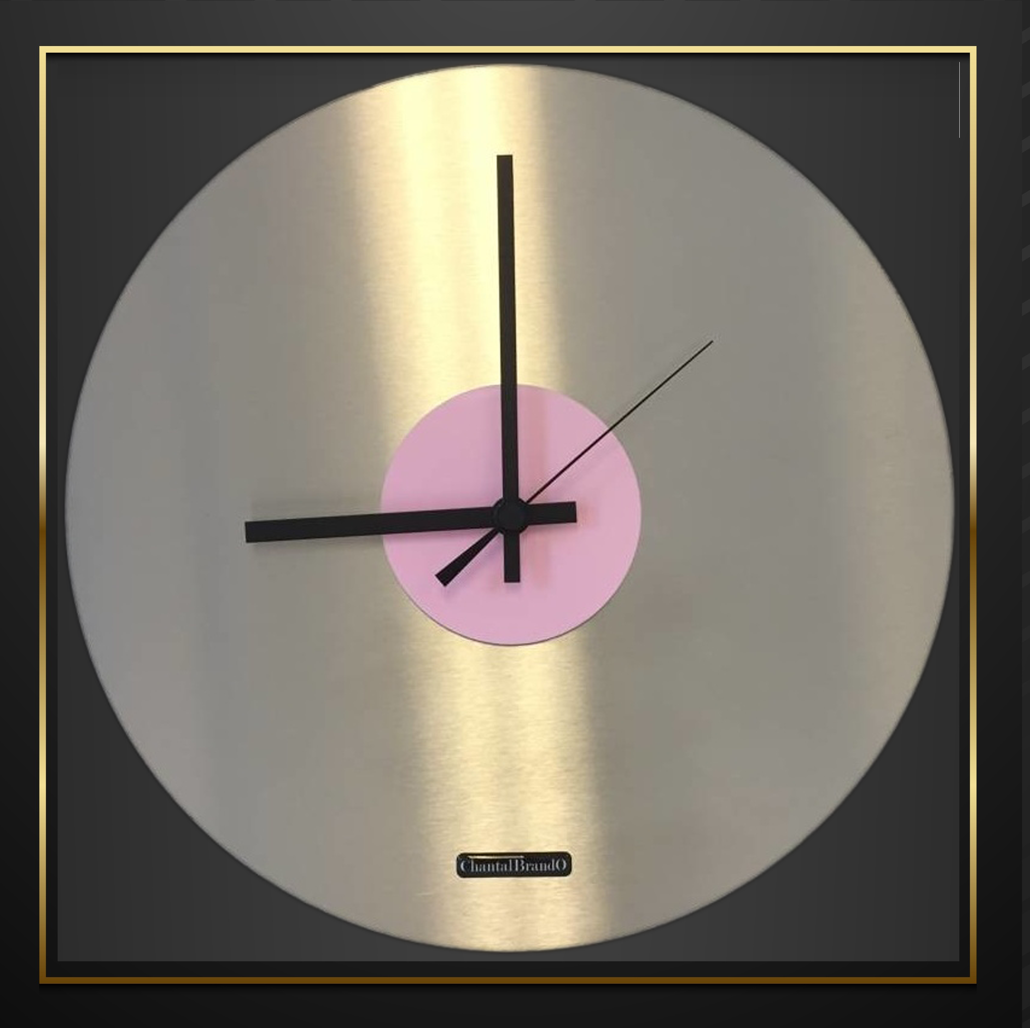 Klokkendiscounter Design - Wall clock Topaz Black and Pink