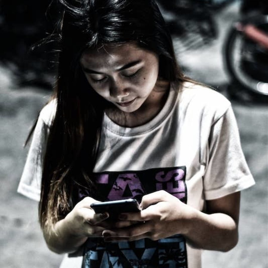 Stay Protected When Addicted to Blue (Screens)