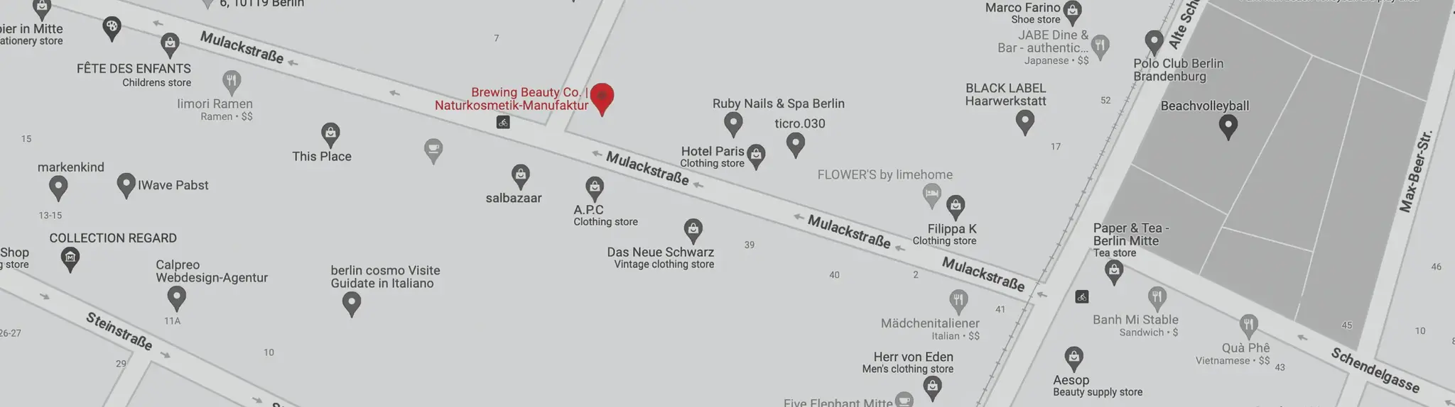 Ein Screenshot der Karte zeigt den Standort der Brewing Beauty Company in Berlin Mitte mit umliegenden Straßen und anderen Geschäftsmarkierungen.