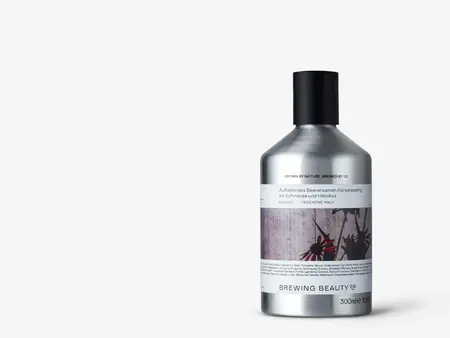 RADIATE β 302 Brightening Berry Seeds Body Scrub