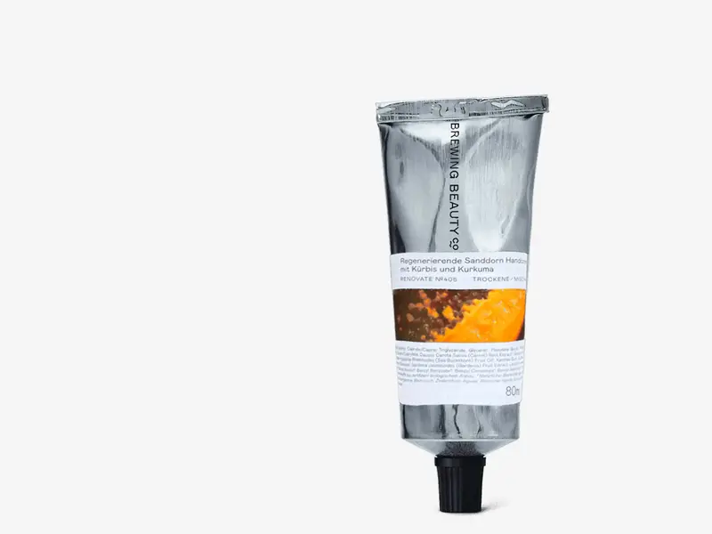 RENOVATE Regenerierende Sanddorn-Handcreme mit Kürbis und Kurkuma