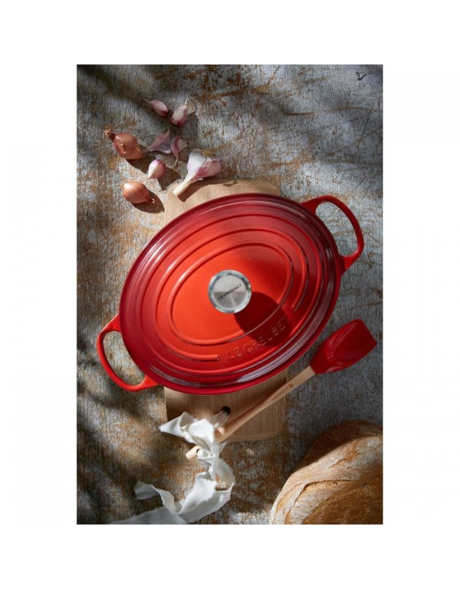 LE CREUSET. OVALE BRAAD-/STOOFPAN 31CM KERSENROOD