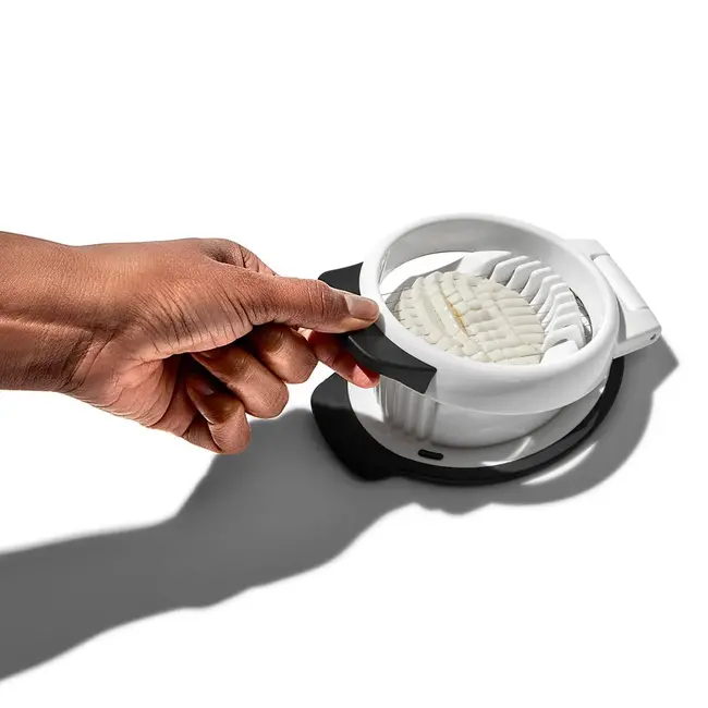 OXO Good Grips Eiersnijder – Voor Perfecte Plakjes – Met RVS Snijdraden