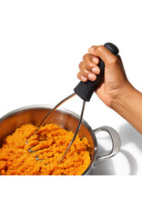 OXO Aardappelstamper Good Grips: Perfect Gepureerde Aardappels met Comfort