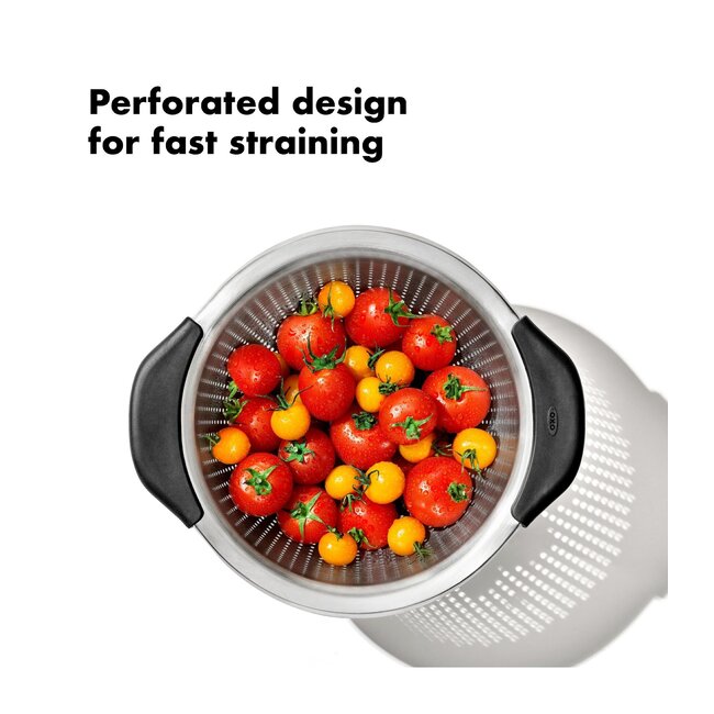 OXO Good Grips Vergiet 2.8L – RVS Keukenvergiet met Antislip Handgrepen – Stevig & Duurzaam voor Dagelijks Gebruik