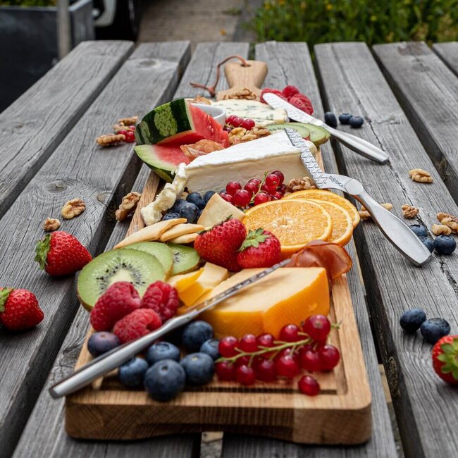 Boska Serveerplank Friends L – 60 cm Lang – Europees Eikenhout – Houten Kaas- en Tapasplank met Handvat en Leren Ophangkoord – 10 Jaar Garantie