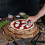 Boska Pizzaplank Friends L – 34 cm Diameter – Europees Eikenhout – Serveertafel met Kruimelopvang en Gripinkepingen – Voor Pizza, Tapas & Desserts – 10 Jaar Garantie