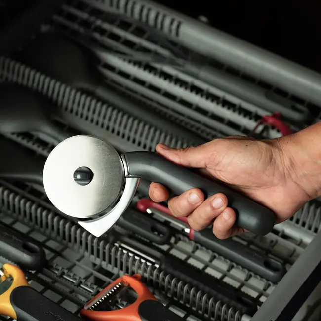 Zyliss Ultrascherp Roestvrijstalen Mes, Ergonomisch Handvat, Geïntegreerde Korstsnijder, Afneembaar Mes, Vaatwasserbestendig, 5 Jaar Garantie